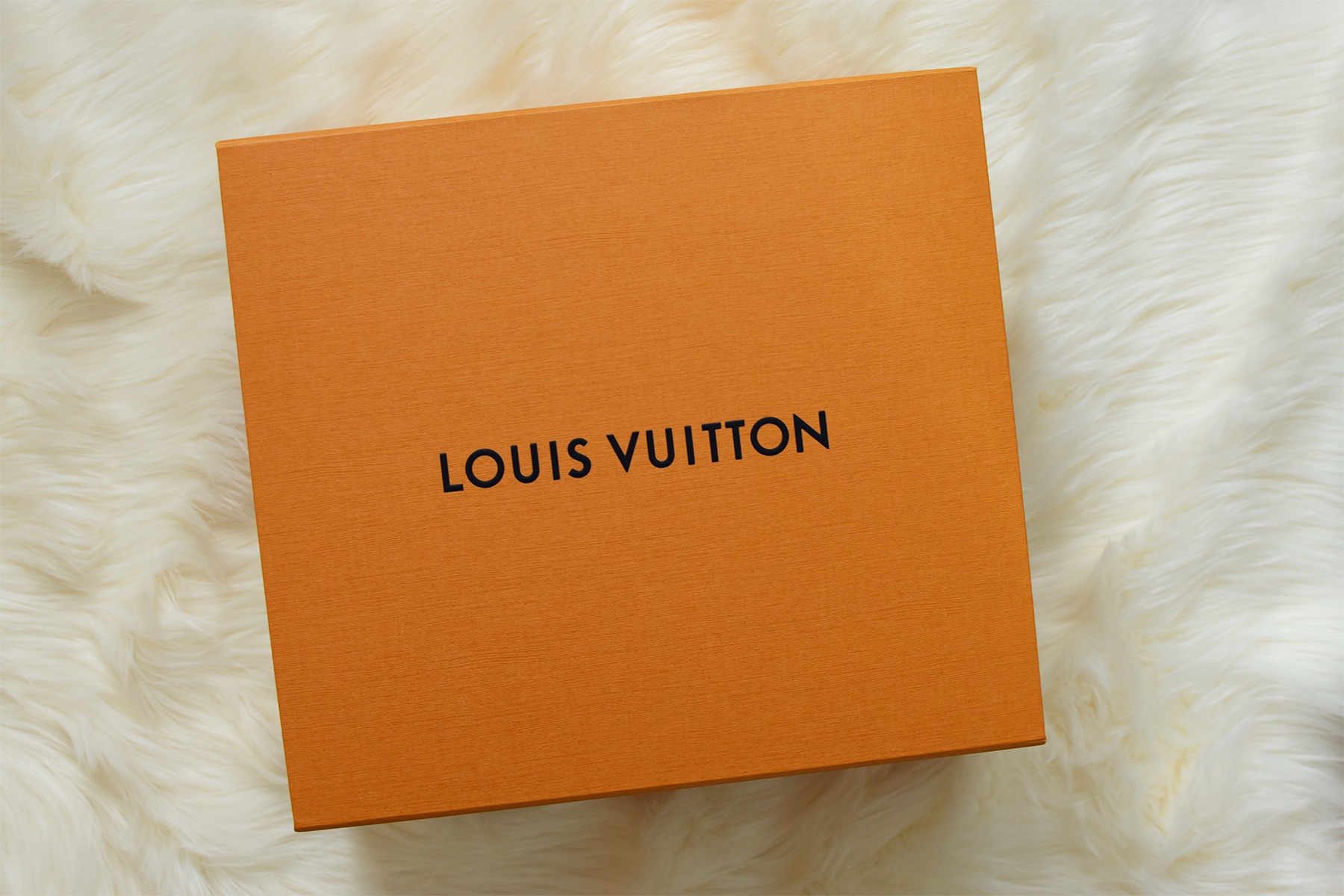 LOUIS VUITTON PALLAS BUMPER IPHONE 13 PRO MAX  FIRST IMPRESSIONS, SHORT  REVIEW + HAWAII PRICING 