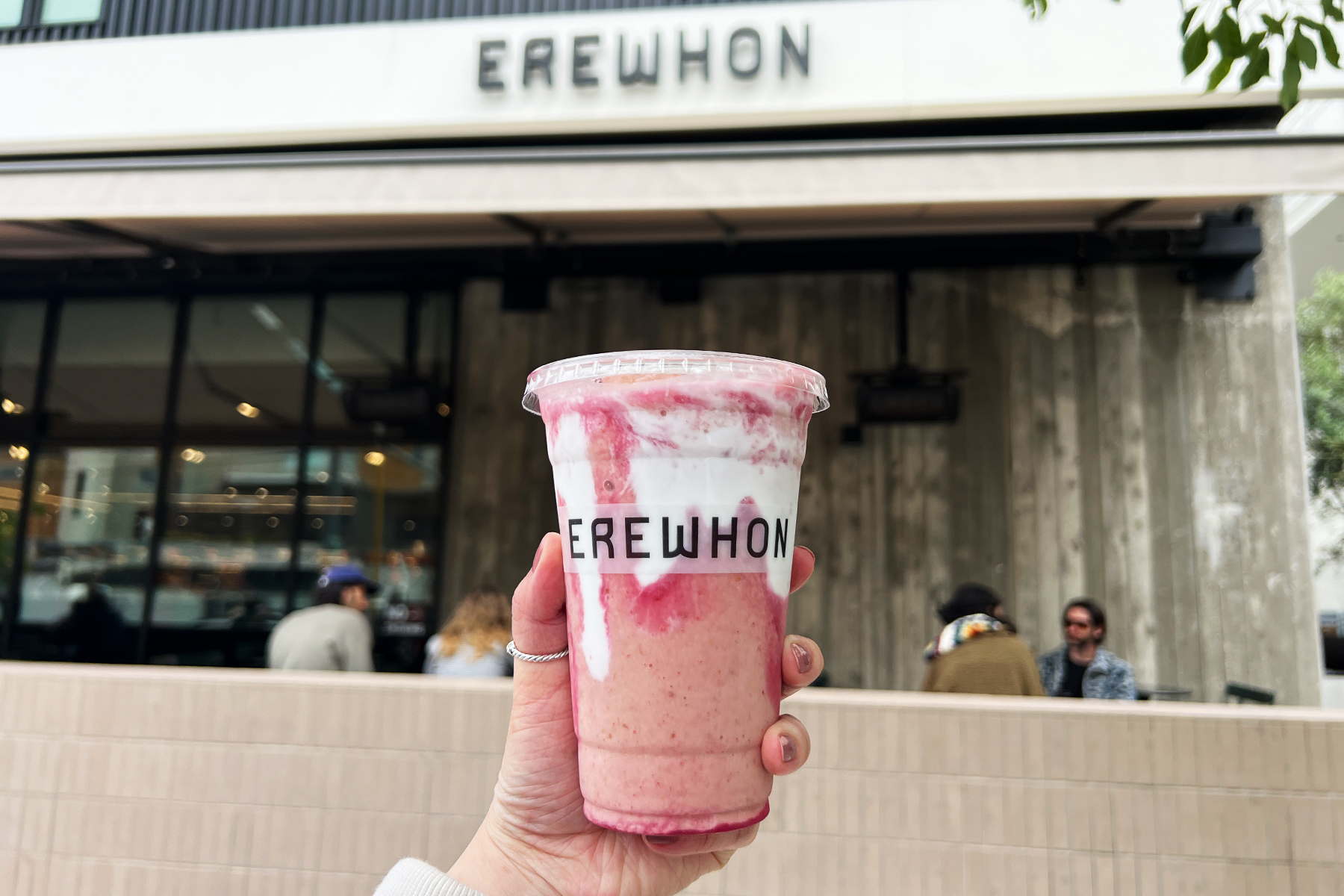 Hailey Bieber's Strawberry Glaze Skin Smoothie Erewhon
