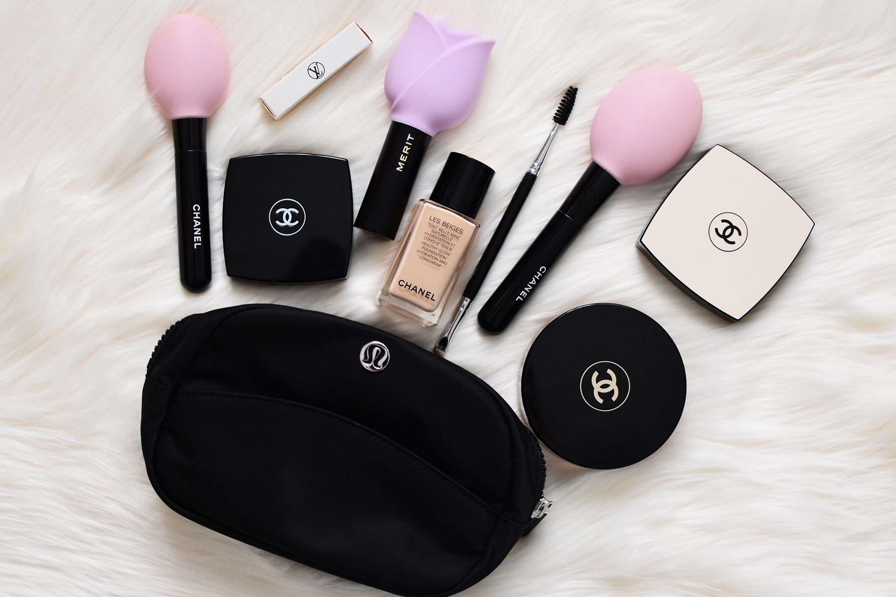 Makeup Bag Guide to Lululemon Go Getter Pouch Mini • Cold Brew Vibes