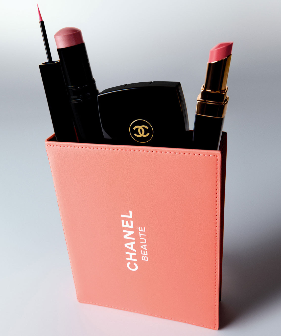 Chanel Beauty The Nature Getaway Set