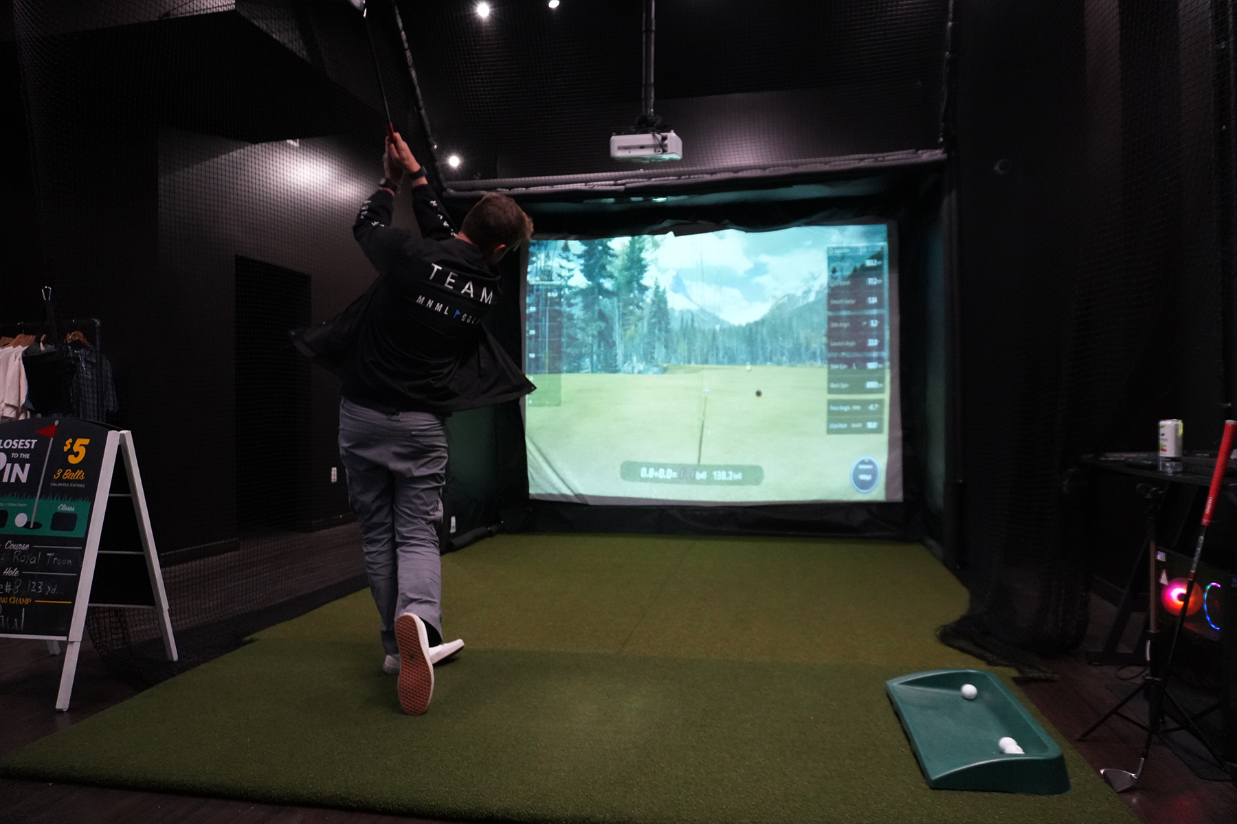 MNML Golf Club Pasadena Indoor Golf Simulator