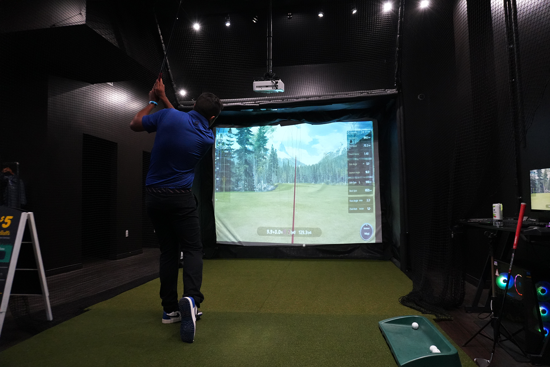 MNML Golf Club Pasadena Indoor Golf Simulator