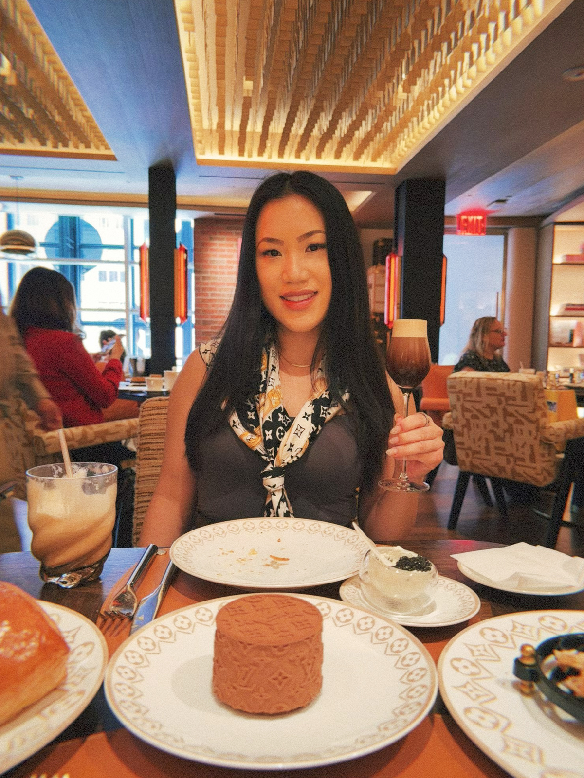 Le Cafe Louis Vuitton