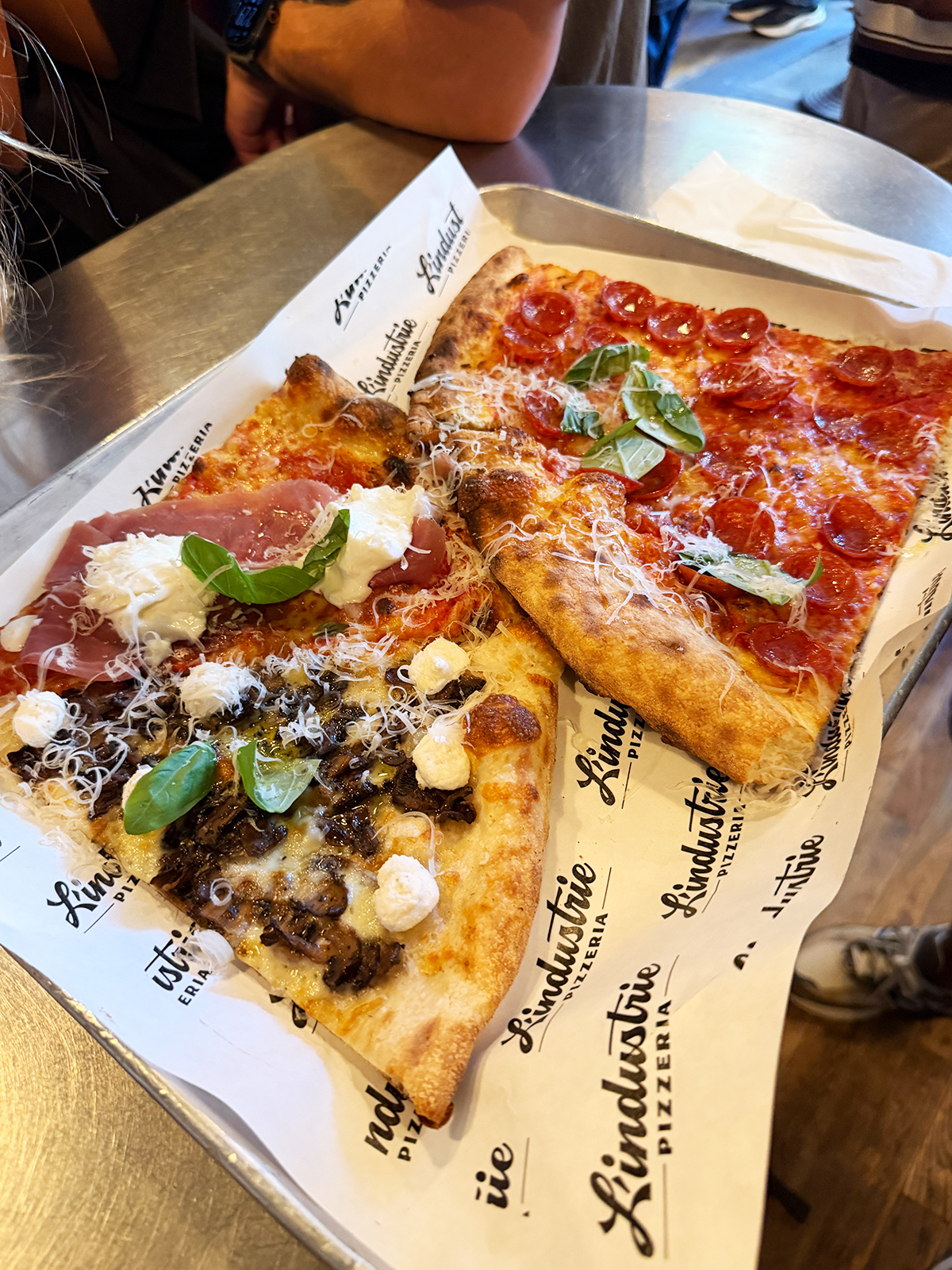 New York City L'Industire Pizza